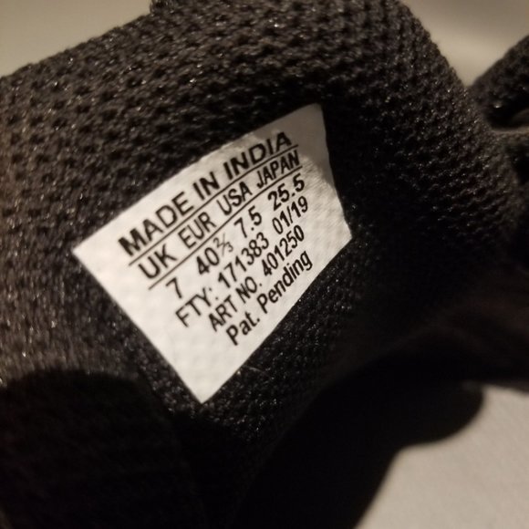 **SOLD** Salomon trail shoes SIZE 7.5 - Picture 2 of 2